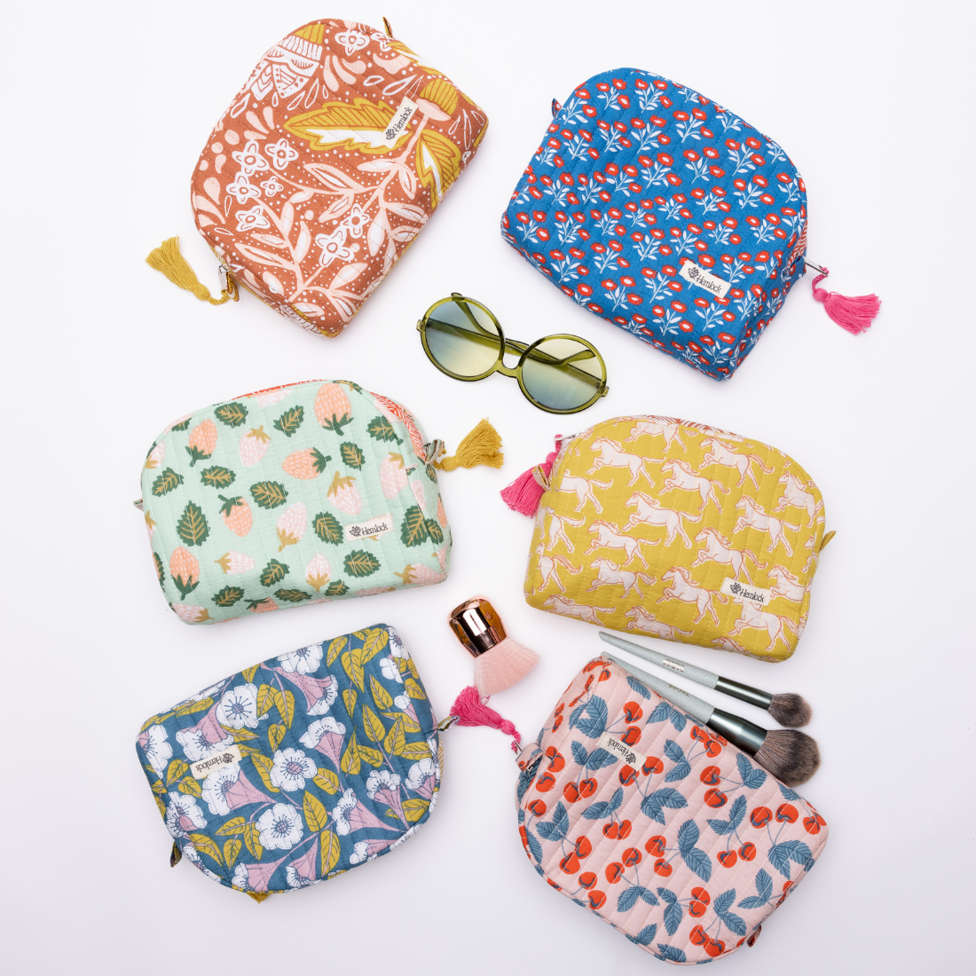 Amelia Small Quilted Scallop Zipper Pouch